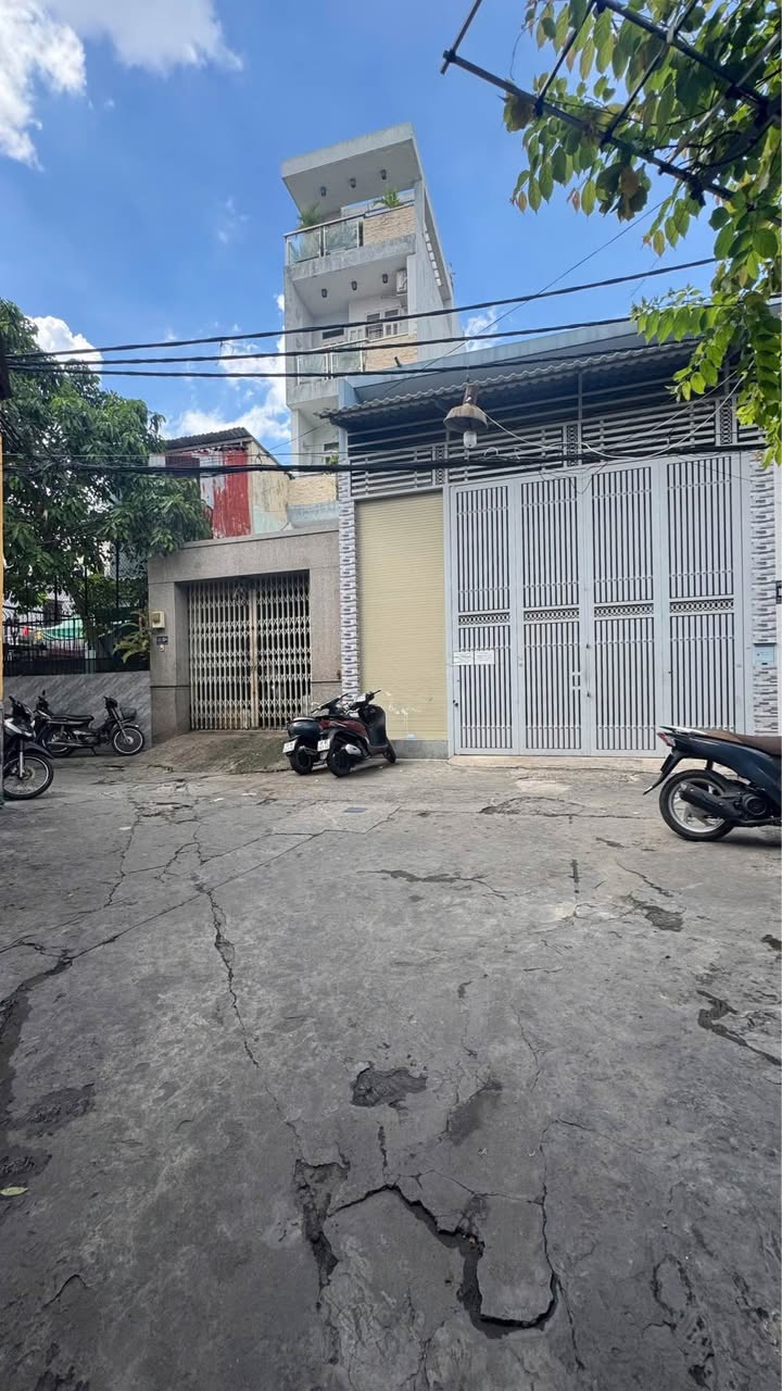 Nhà hẻm Lê Đại Hành, Q11, 32m², giá 6 tỷ - Sổ hồng mới hoàn công 2025!