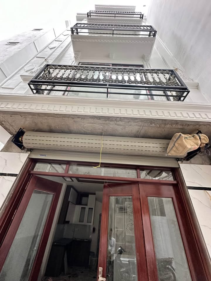 Nhà bán Phạm Văn Đồng, Bắc Từ Liêm 33m² - Xây mới 5 tầng, mặt tiền 4m!