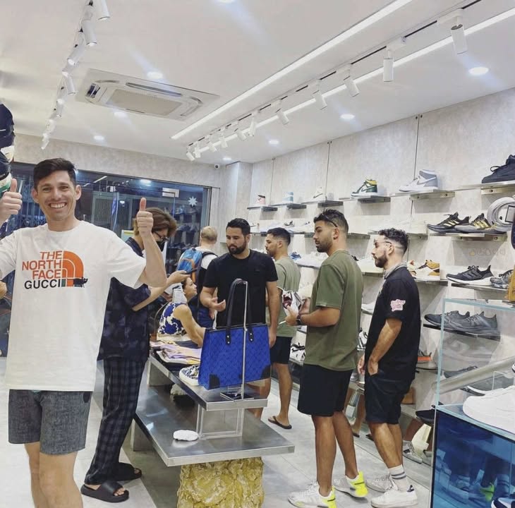 Cho thuê Front House hẻm xe hơi Lê Thị Riêng, Quận 1, 64m² chỉ 20 triệu/tháng - Kinh doanh đa dạng!