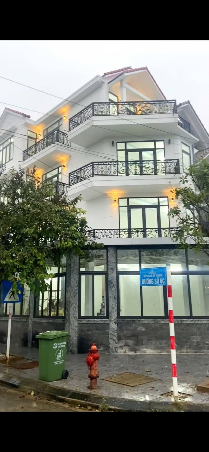 Nhà cho thuê 2 mặt tiền KQH Phú Mỹ Thượng 15 triệu - Vị trí đắc địa, tiện nghi hiện đại!