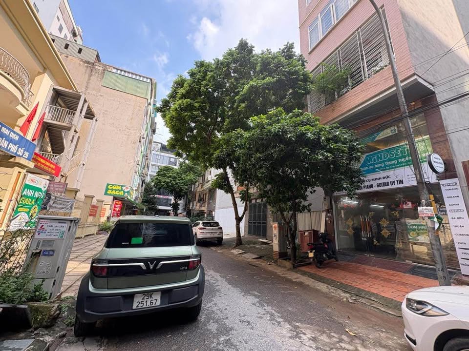 Đất phân lô Dương Khuê 80m² giá 38 tỷ - Kinh doanh sầm uất, vị trí đắc địa!