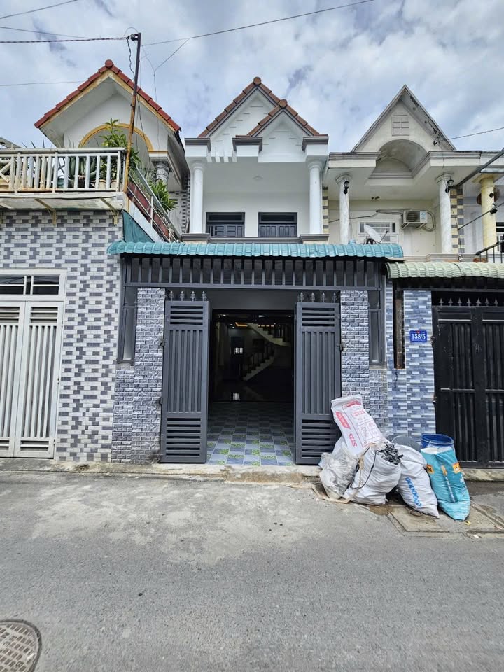 Nhà phố Tân Đông Hiệp Dĩ An 72.9m² giá 4.48 tỷ - Đường thông kinh doanh