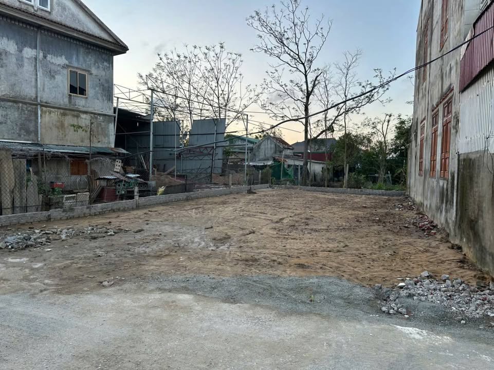 Đất Nghi Đức, Vinh 121m² giá 2.8 tỷ - Đường thông thoáng, vị trí thuận lợi!