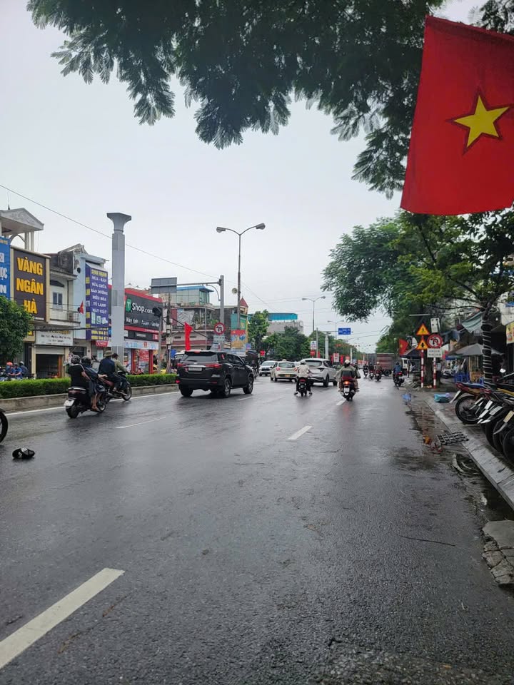 Nhà 2.5 tầng mặt đường Trường Chinh, Kiến An, 91m² giá 6.8 tỷ - Đầu tư sinh lời ngay!