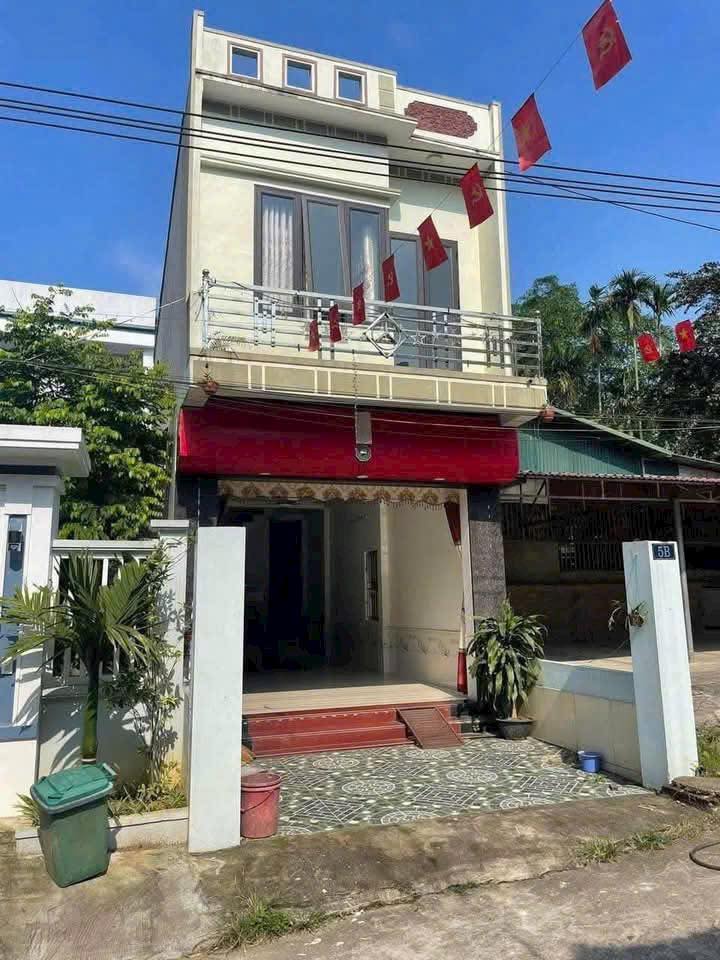 Nhà 2 tầng mới xây tại Thị Trấn Việt Quang, Bắc Quang, Hà Giang giá 1.68 tỷ - Cơ hội sở hữu tuyệt vời!