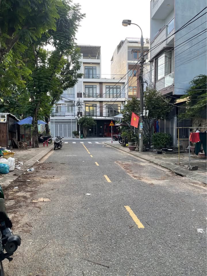 Nhà 3 tầng mê lệch Đà Nẵng 86.4m² giá 17 tỷ - View pháo hoa tuyệt đẹp!