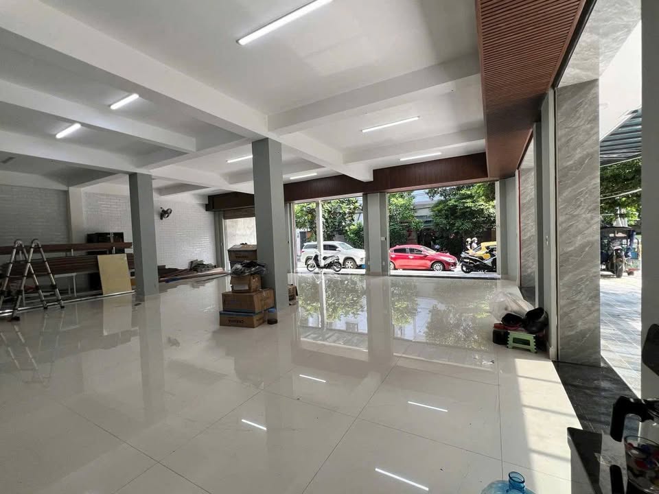 Mặt bằng cho thuê góc 2MTKD Vườn Lài 256m² giá 40 triệu - Kinh doanh thuận lợi!