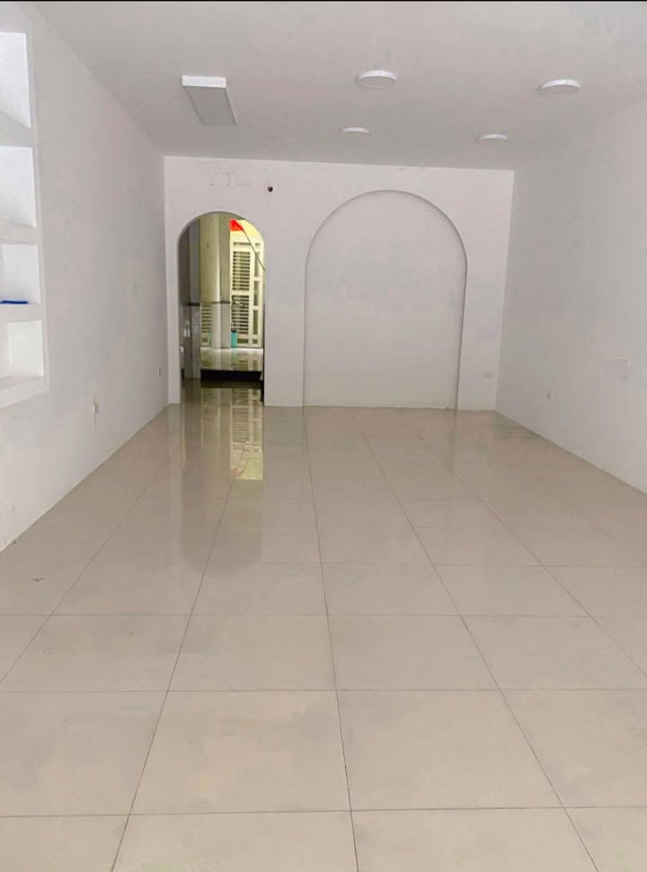 Nhà phố liền kề đường DB8, Bến Cát, 115m², giá 5 tỷ - Vị trí đẹp, kinh doanh thuận lợi!