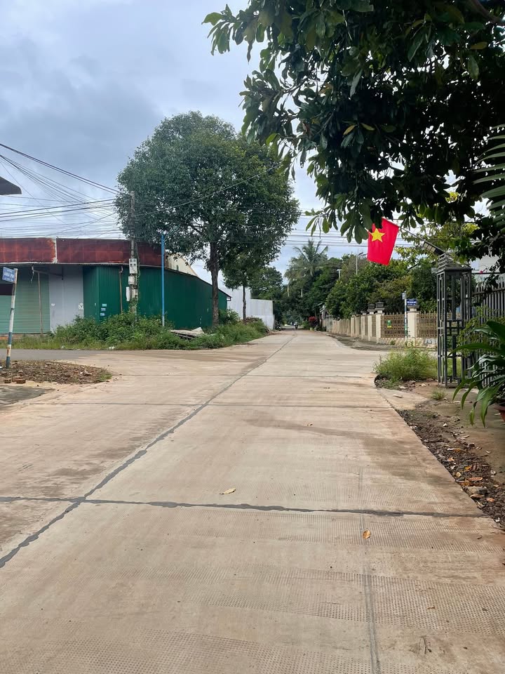 Nhà mặt tiền đường Ama Pui, Buôn Ma Thuột 135m² giá 1.8 tỷ - Kinh doanh thuận lợi!