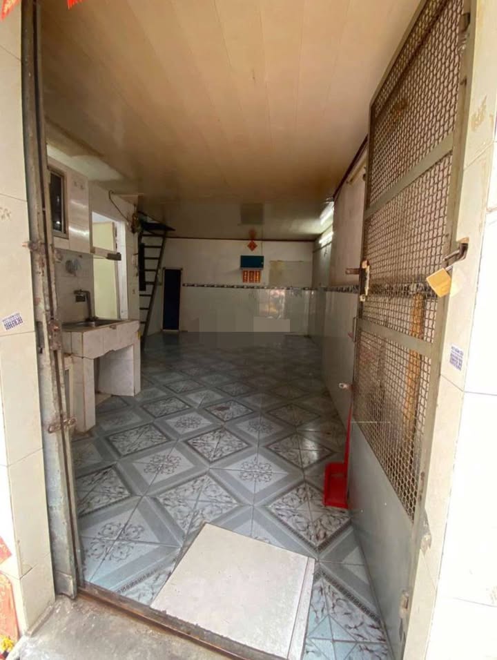 Nhà cho thuê đường Âu Cơ, Quận 11 - Giá chỉ 6 triệu, tiện ích đầy đủ!