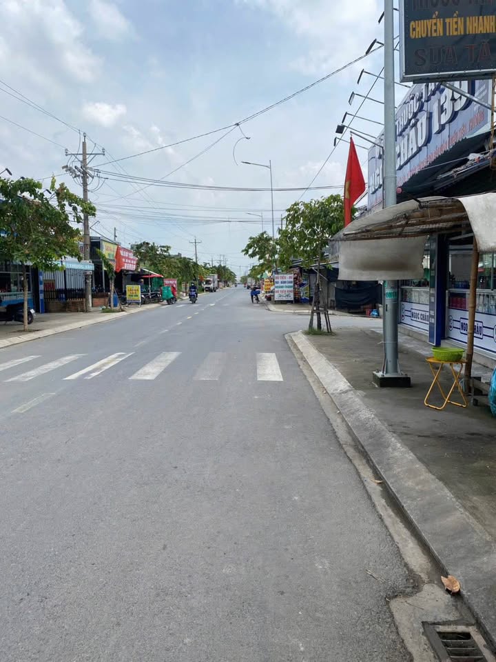 Nhà phố Đức Hòa 288m² giá 5.7 tỷ - Khu vực sầm uất kinh doanh