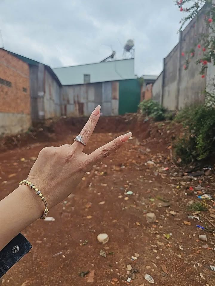 Đất mặt tiền Đinh Công Tráng Buôn Ma Thuột 63m² giá 2.85 tỷ - Cơ hội đầu tư tốt!