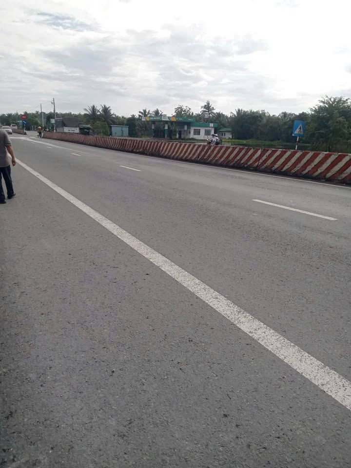 Đất nền mặt tiền Quốc lộ 60, xã Thành Thới A, diện tích 665m², giá 2.5 tỷ - Cơ hội đầu tư tuyệt vời!