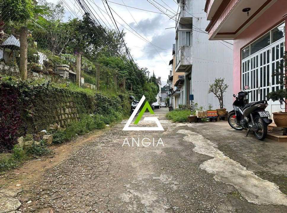 Nhà bán tại Mai Hoa Thôn, Đà Lạt 56m² giá 8.5 tỷ - Pháp lý sổ đỏ chính chủ!