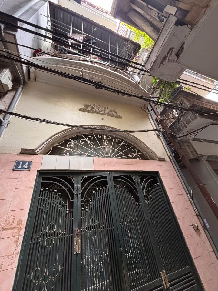 Nhà phố Hai Bà Trưng 20m² giá 5.2 tỷ - Tiện ích đầy đủ, giao thông thuận lợi!