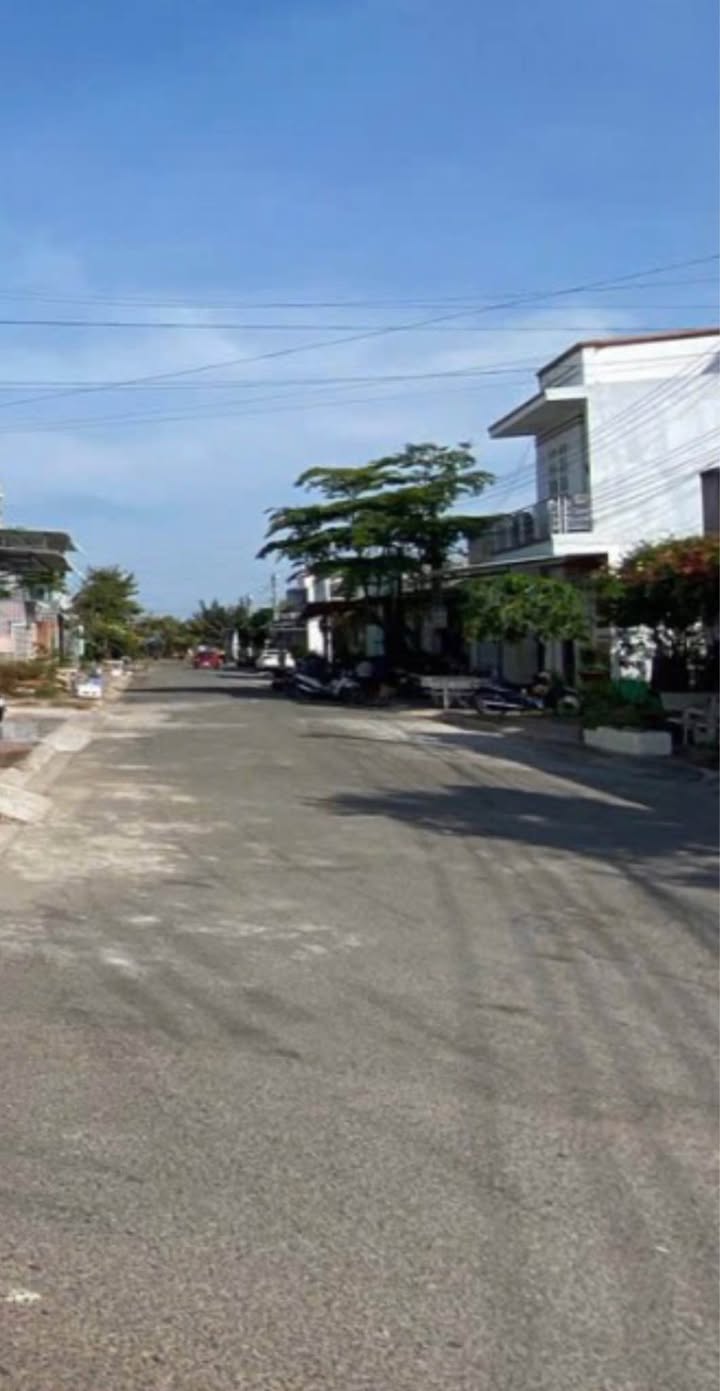 Nhà góc 2 mặt tiền Võ Văn Tần, Phú Tài 200m² giá 4.9 tỷ - Đầu tư sinh lời ngay!