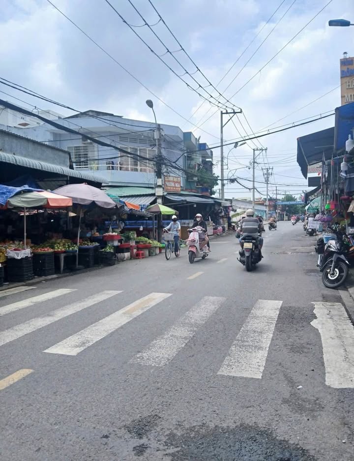 Nhà mặt tiền đường HT13, Hiệp Thành, quận 12 - Kinh doanh siêu lợi nhuận chỉ 4 tỷ