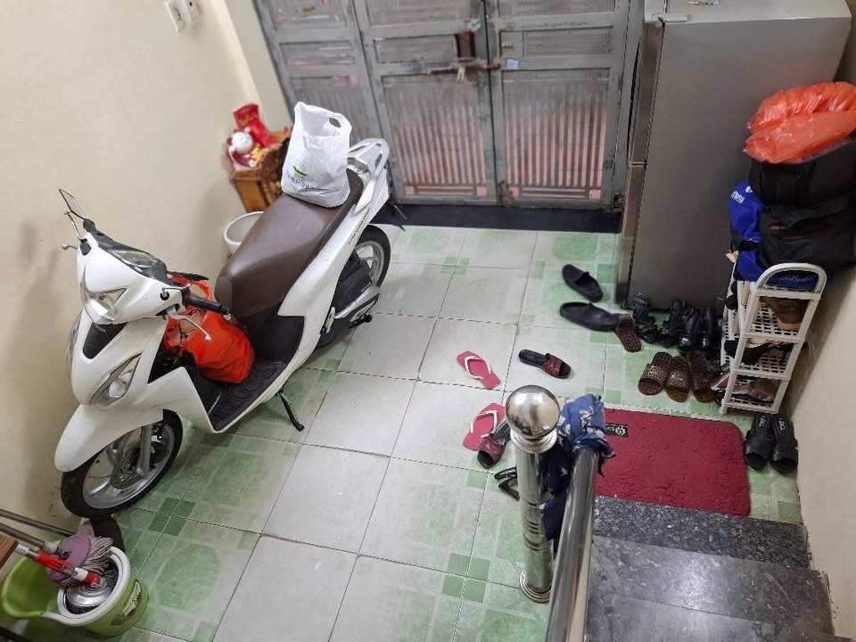 Nhà riêng 4 tầng đường Yên Lãng, Đống Đa 13m² giá 2 tỷ - Sổ đỏ sang tên ngay!