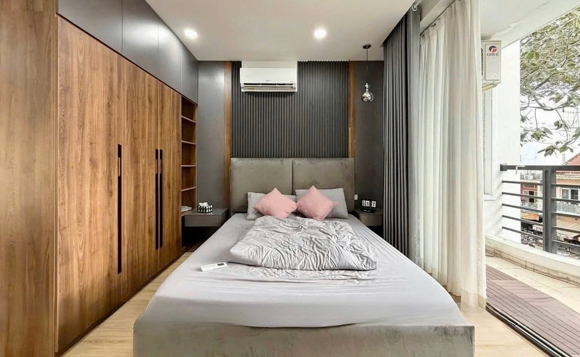 Phòng cho thuê Trần Hưng Đạo, Quận 1 - Full nội thất, sẵn sàng ở ngay!