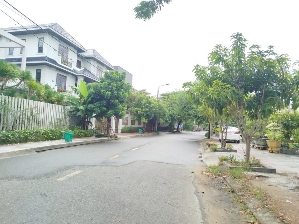 Đất nền đường Lê Quảng Chí, Hòa Xuân, 100m² giá 8 tỷ - Vị trí VIP thuận lợi!
