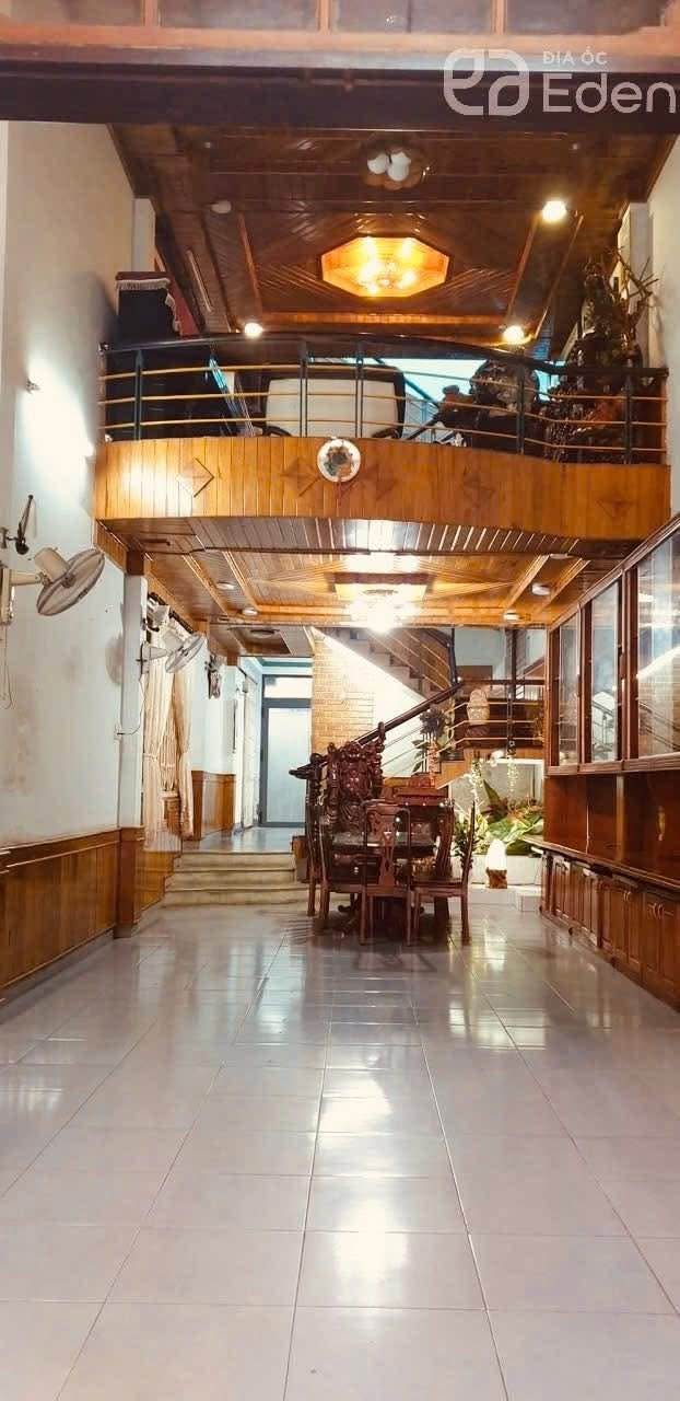 Nhà 3 tầng mặt tiền Mạc Thị Bưởi, Đăk Lăk - Diện tích 134m², giá chỉ 8.99 tỷ!