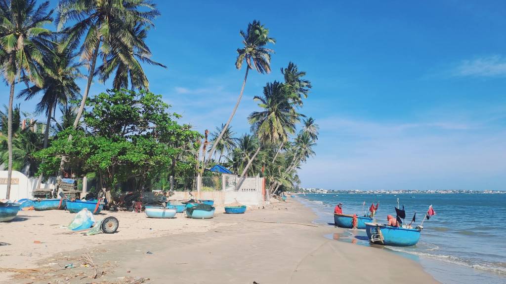 Đất biển Mũi Né 3350m² giá thỏa thuận - Sổ hồng riêng, vị trí vàng!