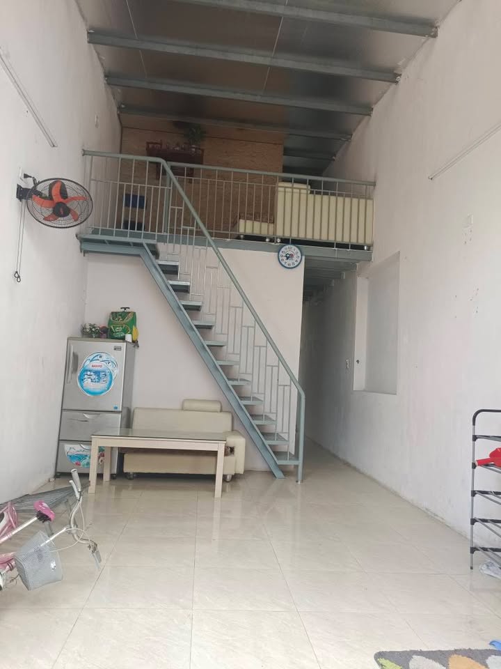 Nhà cho thuê Hẻm khách sạn Thăng Long, Tây Sơn 43m² - Giá chỉ 2.7 triệu/tháng!