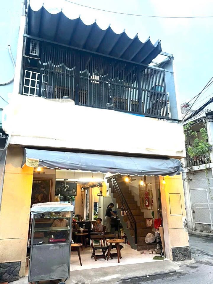 Bán gấp FrontHouse 3 mặt tiền P7 Tân Bình 65m² giá 6.4 tỷ - Kinh doanh cafe tốt!