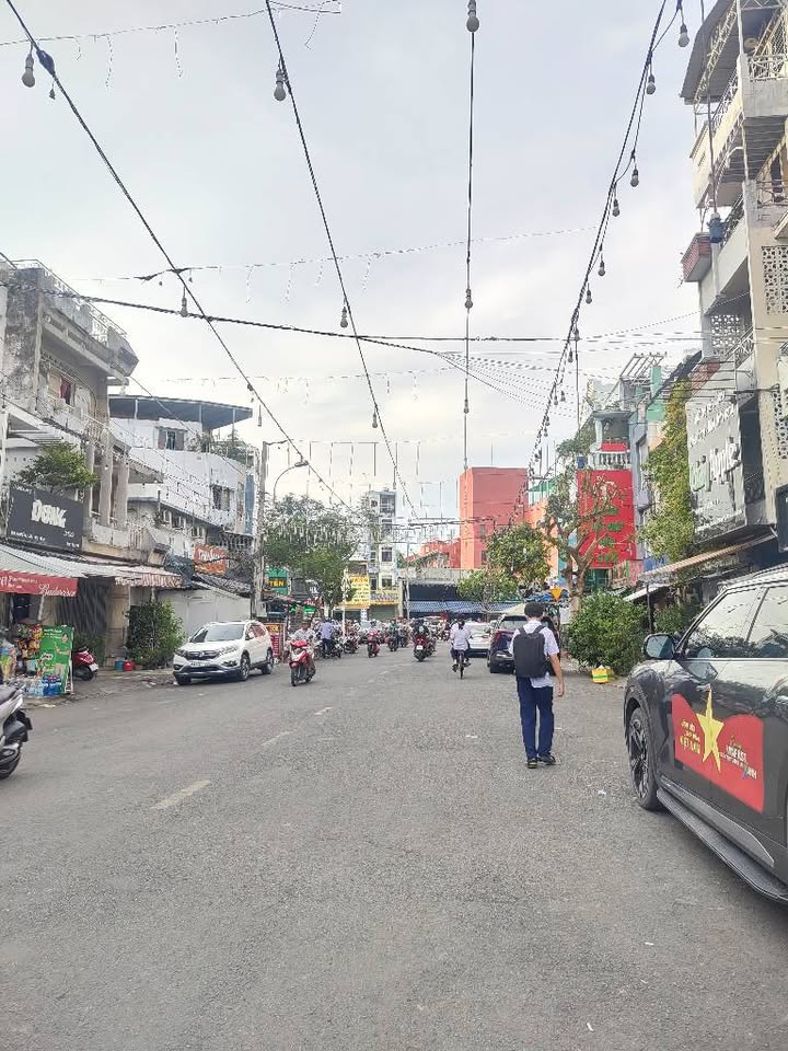 Mặt tiền chợ Nguyễn Tri Phương Quận 10 61m² giá 9 tỷ - Cơ hội đầu tư hiếm có!