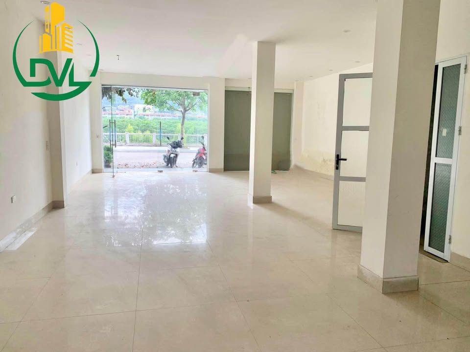Nhà 5 tầng view sông Hồng tại TP Lào Cai 106m² giá 6.2 tỷ - Sẵn cầu thang máy