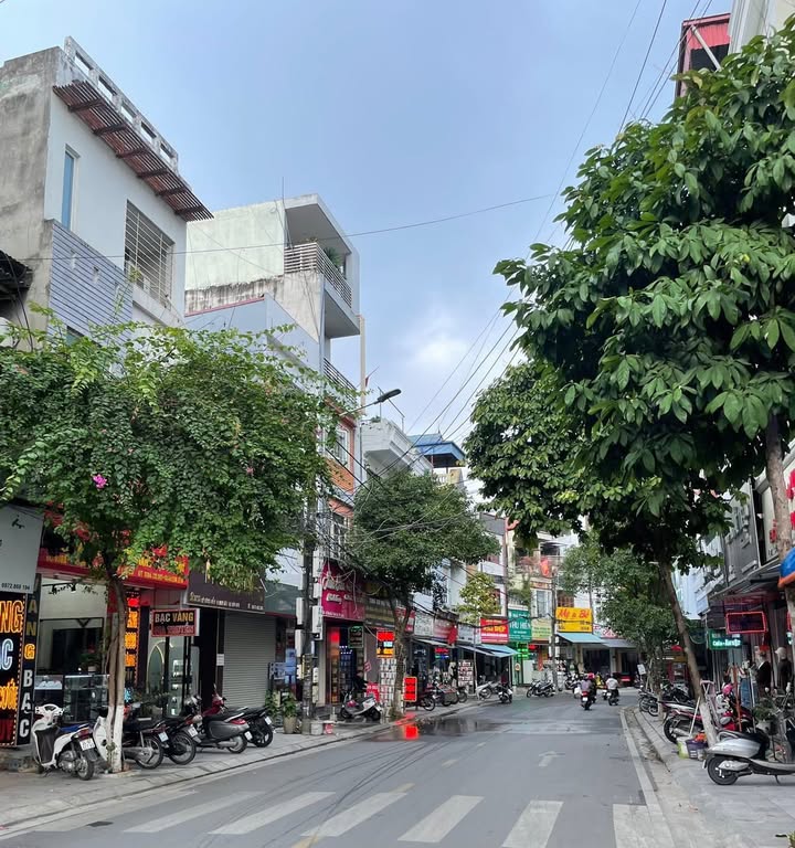 Nhà 4 tầng Chợ Nguyễn Du 60m² giá 3.68 tỷ - Vị trí kinh doanh đắc địa!