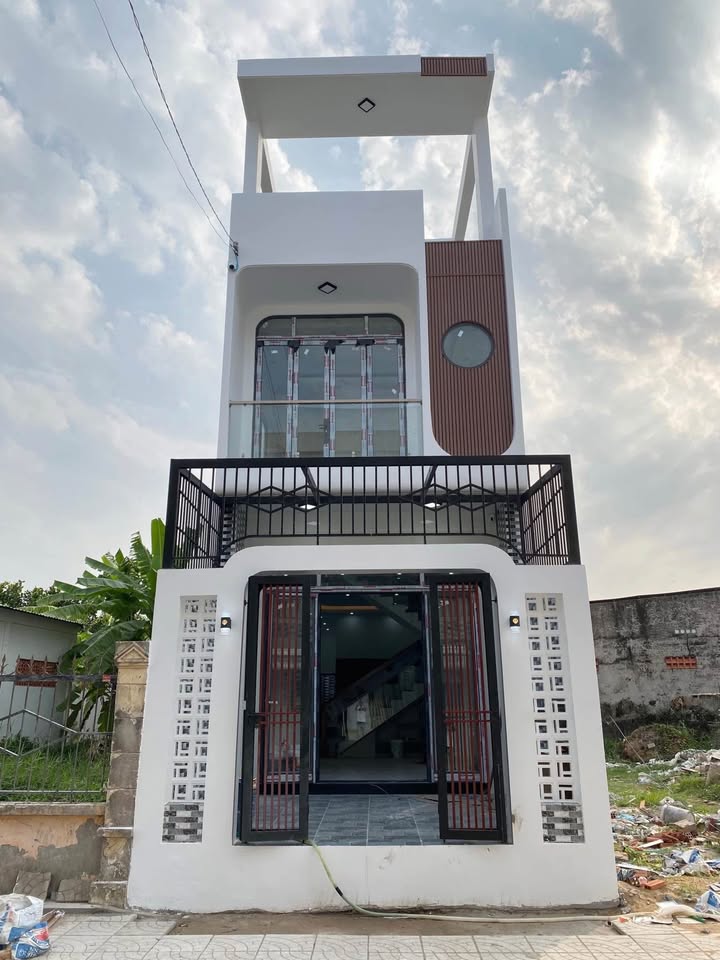 Nhà 1 trệt 1 lầu KDC Tân Hiệp, Tân Uyên 72m² giá 1.65 tỷ - Thiết kế hiện đại, đầy đủ tiện nghi!