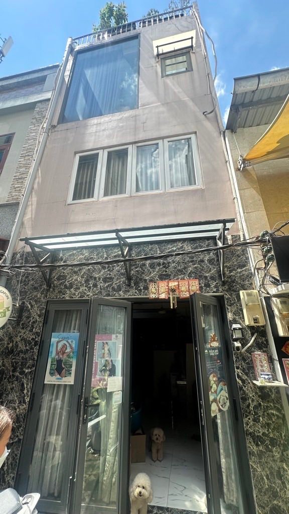 Nhà đẹp Calmette Quận 1 45.6m² giá 10.5 tỷ - Tiện ích đa dạng và vị trí đắc địa!