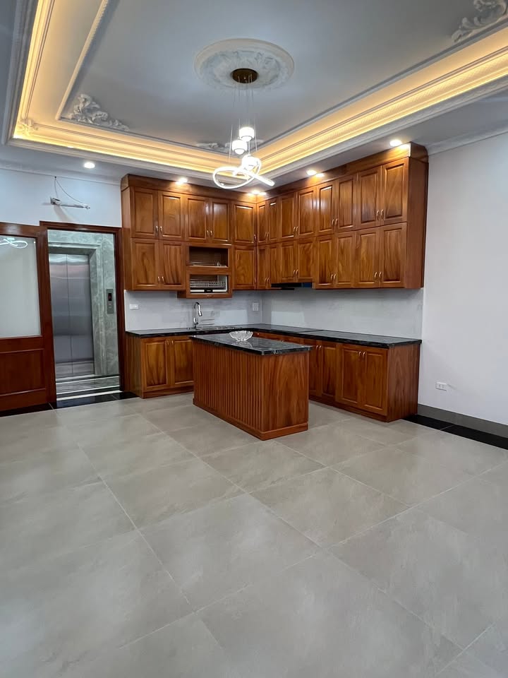 Nhà riêng Minh Khai, 75m² giá 9 tỷ - Thiết kế hiện đại, có thang máy!