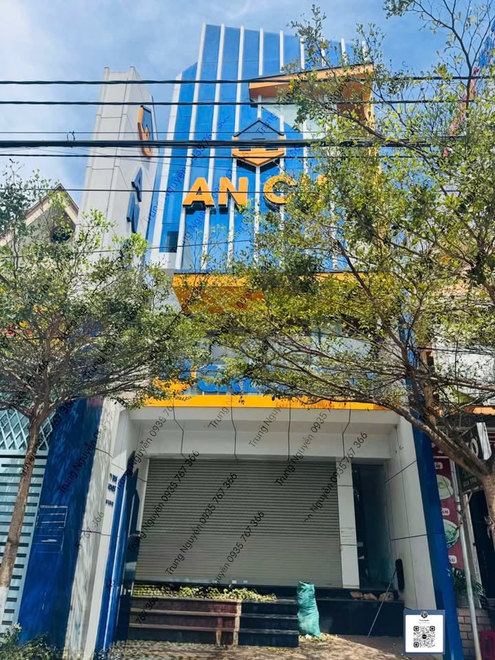 Nhà cho thuê mặt tiền Nguyễn Văn Cừ 180m² giá 15 triệu - Kinh doanh sầm uất!