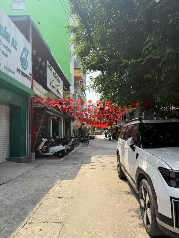 Nhà mặt phố Nguyễn Thanh Bình, La Khê 34m² giá 12 tỷ - Kinh doanh đỉnh cao!