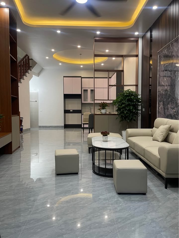 Nhà 3 tầng đường Quyết Thắng, phường Bình Hàn, 50m² giá 1.9 tỷ - Chính chủ bán gấp!