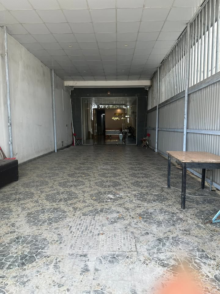 Nhà 3 tầng mặt tiền đường Phan Chu Trinh, Tam Kỳ 250m² - Giá 2.9 tỷ chỉ cần dọn vào ở ngay!