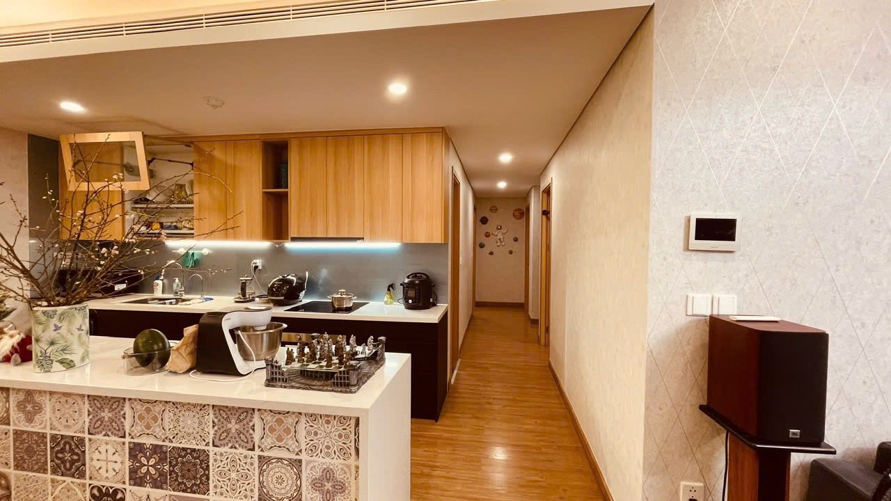 Căn hộ FLC Tower Cầu Giấy 116m² giá 11.9 tỷ - View đẹp, sổ đỏ chính chủ!