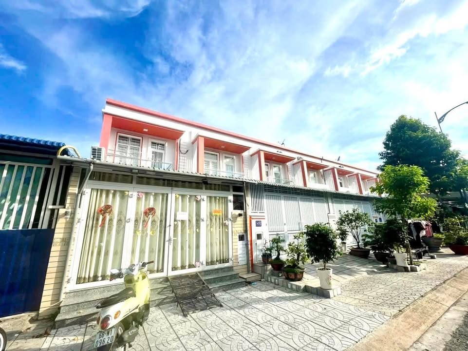 Nhà hoàn thiện đẹp đường Vũ Thị Sen, Rạch Giá 100m² giá chỉ 3 tỷ - Đầu tư lý tưởng!