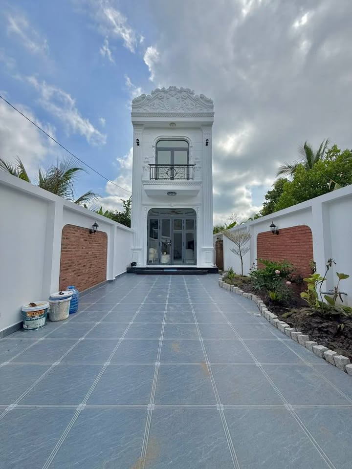 Nhà phố sân vườn 205m² gần Trần Văn Hiển, TP. Mỹ Tho - Không gian sống xanh lý tưởng!