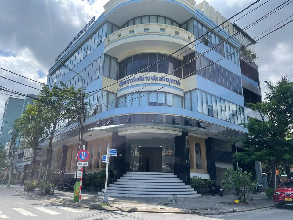 Văn phòng cho thuê nguyên tầng 4 tại Đà Nẵng - Vị trí thuận lợi, giá thỏa thuận!