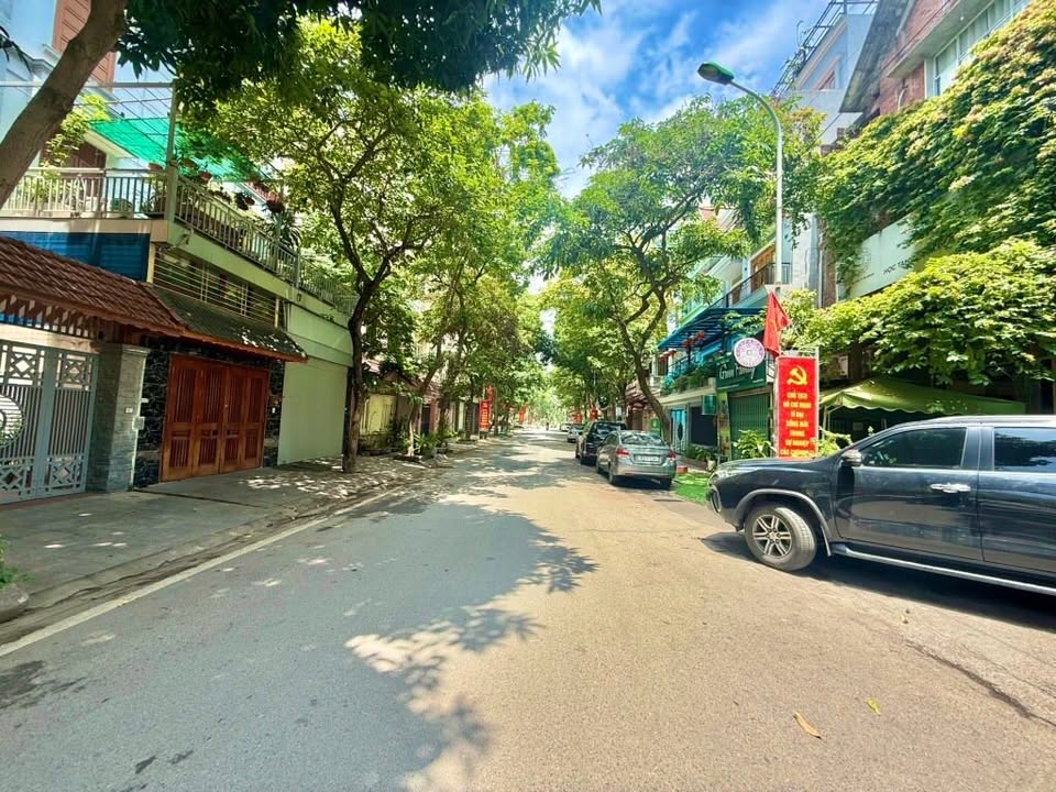 Biệt thự Nguyễn Cơ Thạch Cầu Giấy 152m² giá 68 tỷ - Lô góc 2 mặt đường thoáng sáng!