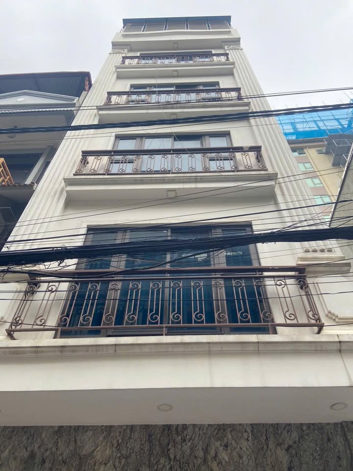 Nhà phố Trung Kính 65m² giá 33.5 tỷ - Thiết kế hiện đại, vị trí đắc địa!