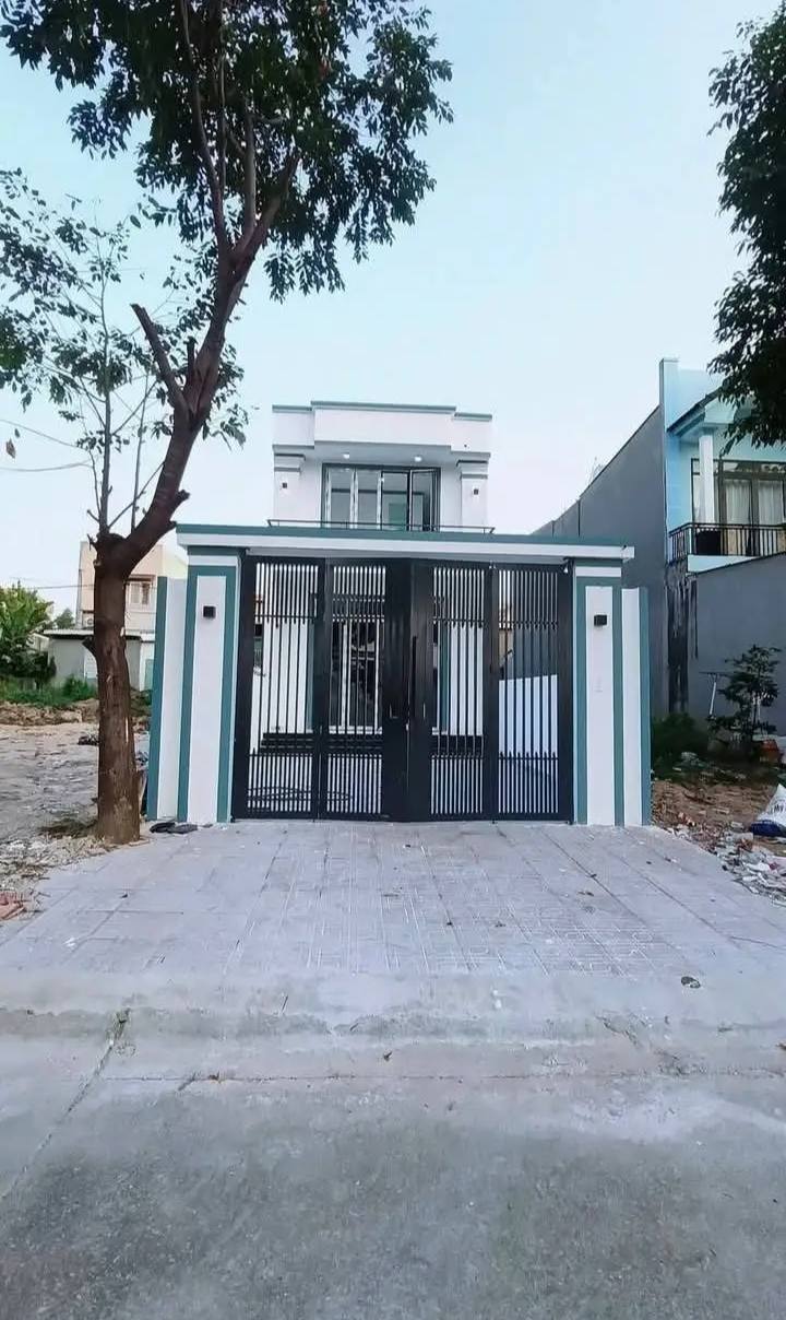 Nhà 1 trệt 1 lầu đường N12, Bến Cát 150m² giá 2.4 tỷ - Vị trí đẹp, thuận tiện giao thông!