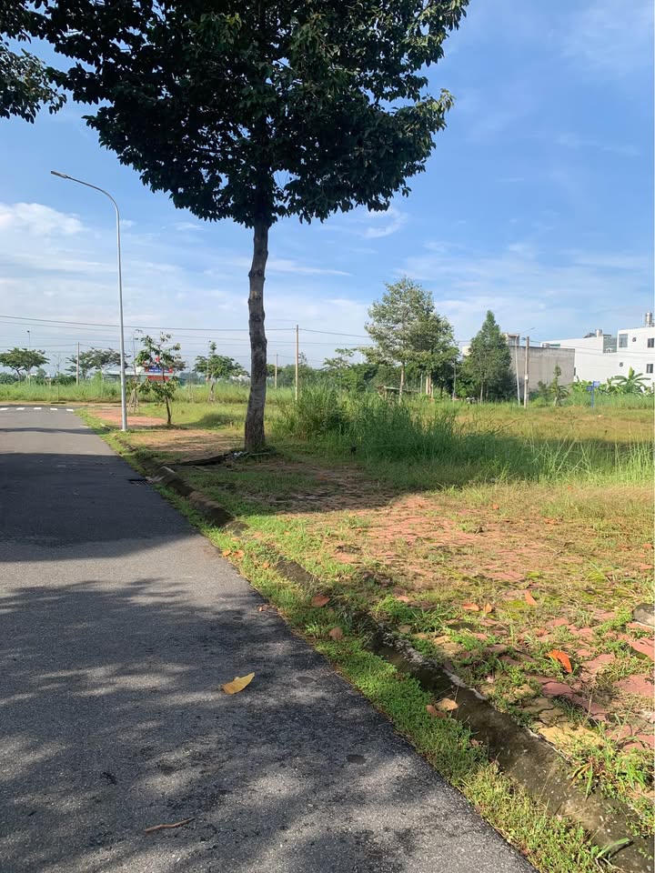 Biệt thự Barimex Long Tâm 170m² giá 3 tỷ - Đất đẹp không vướng trở ngại