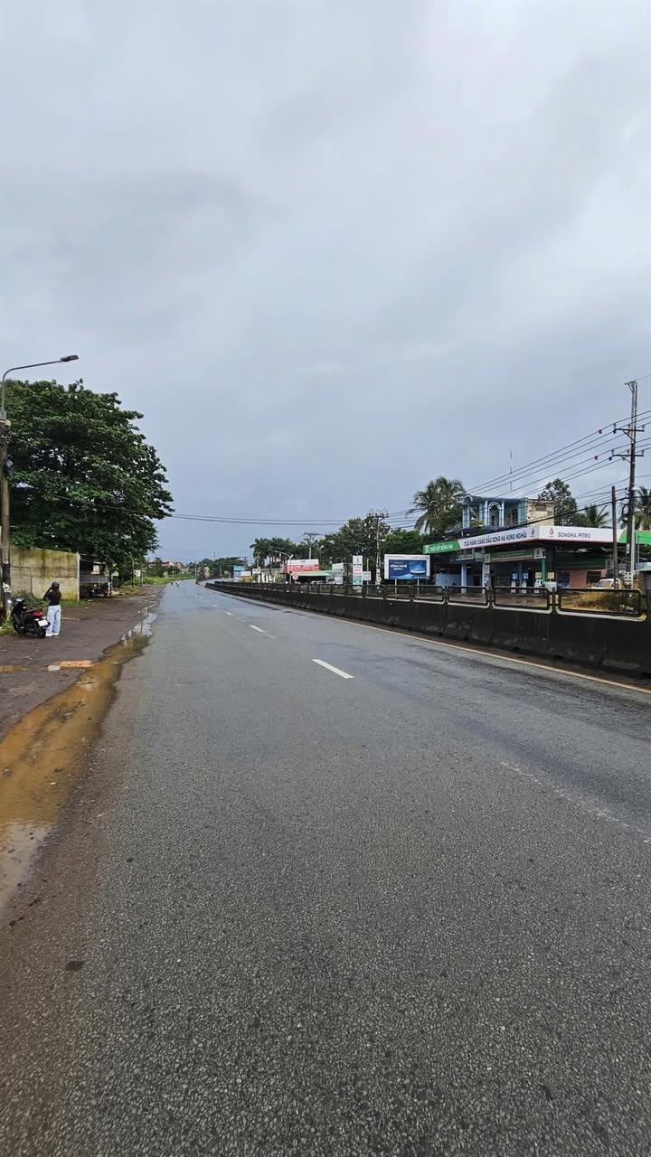 Đất thổ cư Quốc lộ 1A, xã Hưng Thịnh, 2436m² - Mặt tiền đẹp, giá tốt thương lượng!