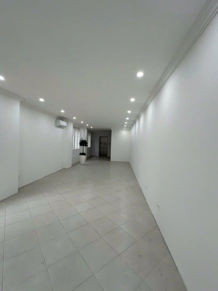 Nhà cho thuê 7 tầng mặt đường Tôn Đức Thắng, Đống Đa - Giá 60 triệu/tháng