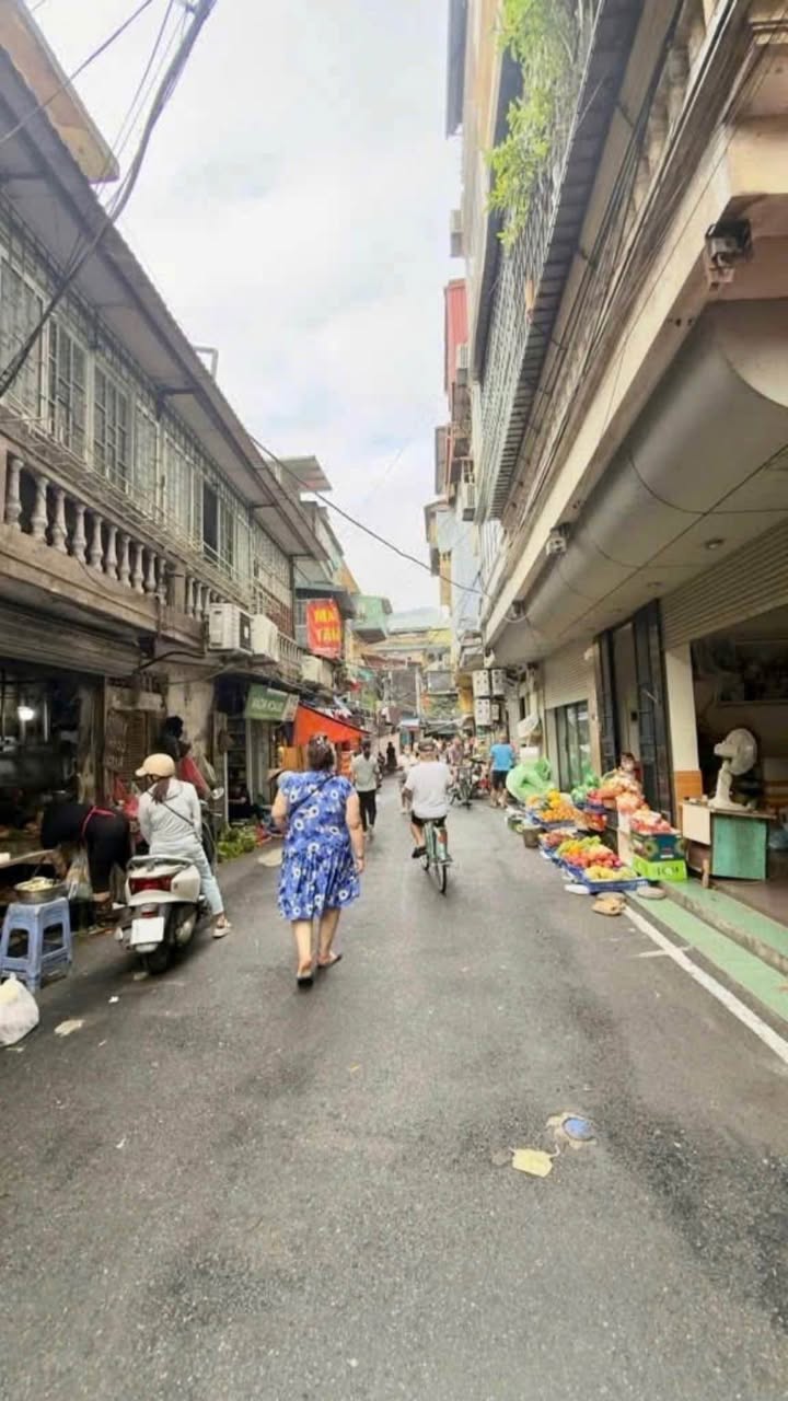 Bán nhà mặt phố Phương Mai Đống Đa 50m² giá 20 tỷ - Kinh doanh sầm uất, ô tô vào nhà!