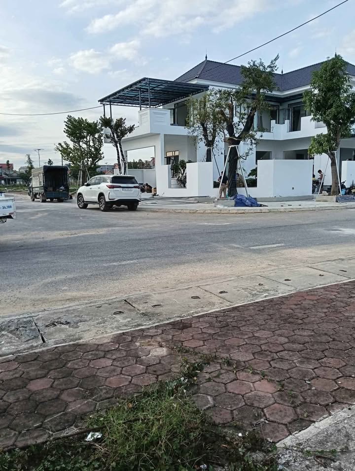 Bán gấp lô đất biệt thự Khu phố Quán Lào 320m² giá 3 tỷ - Cơ hội đầu tư hấp dẫn!